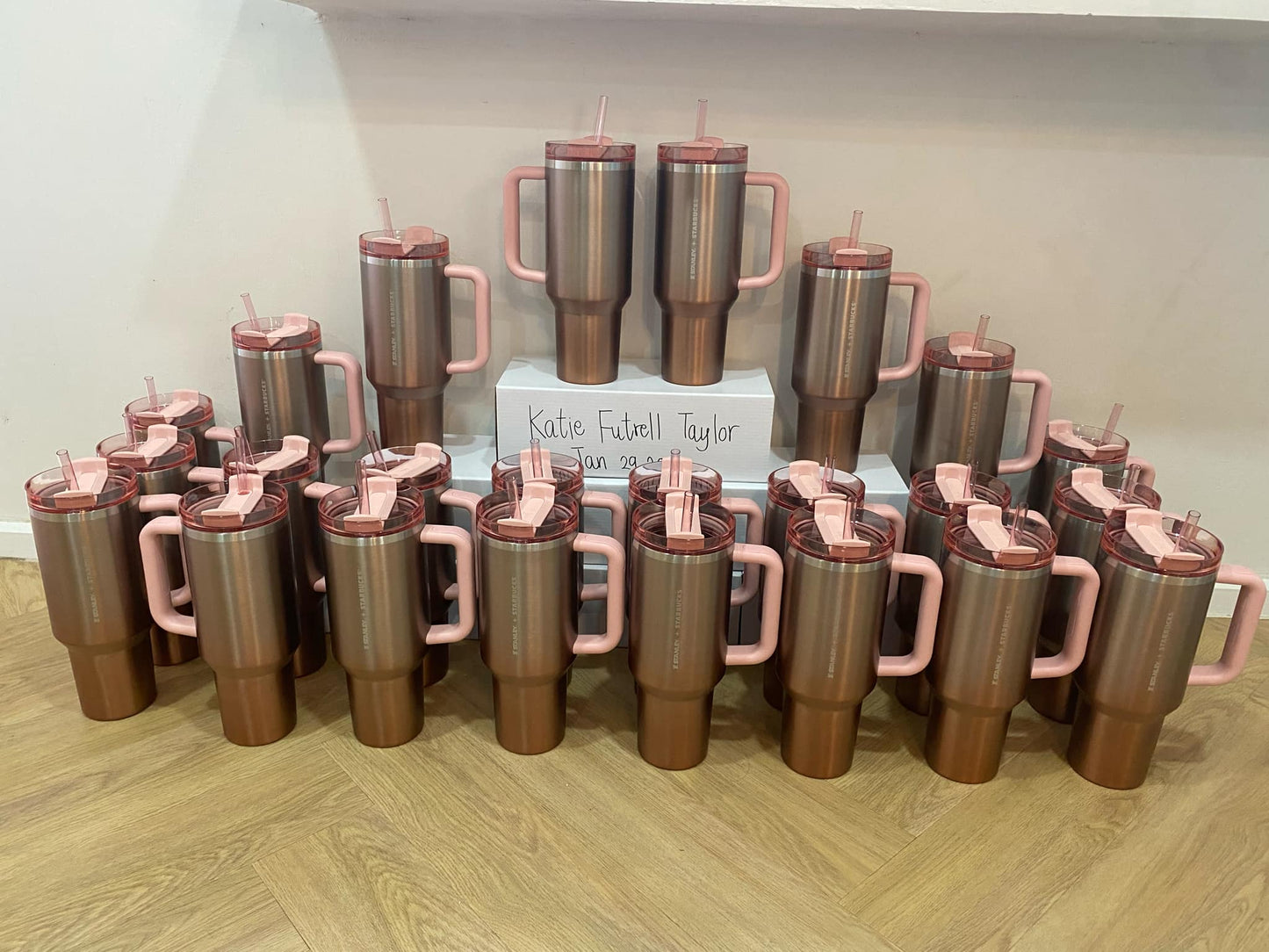 Stanley Starbucks Thailand Rose Gold Valentine 40 ounce